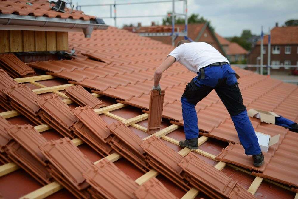 Leggen van klassieke pannen in Velsen-Zuid